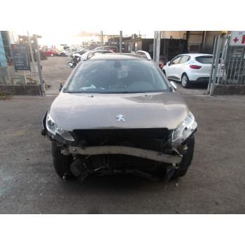 AUTO PER PEZZI Peugeot 2008 2015 1.6 HDI 16V 