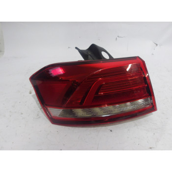 FARO POSTERIORE SINISTRO Volkswagen Passat 2017 2.0 TDI AUT. 